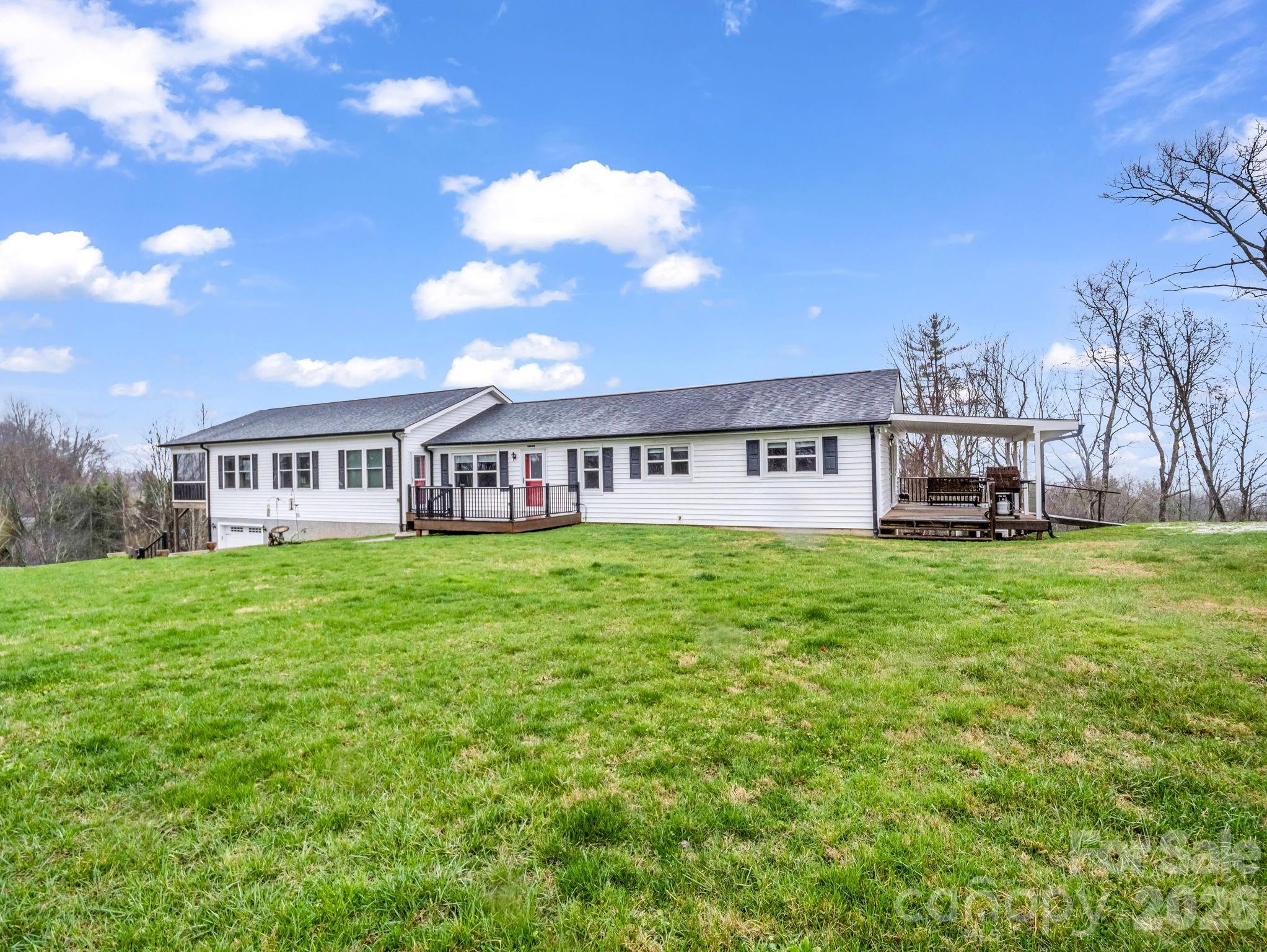 1086 Carters Ridge Road Property Photo 3