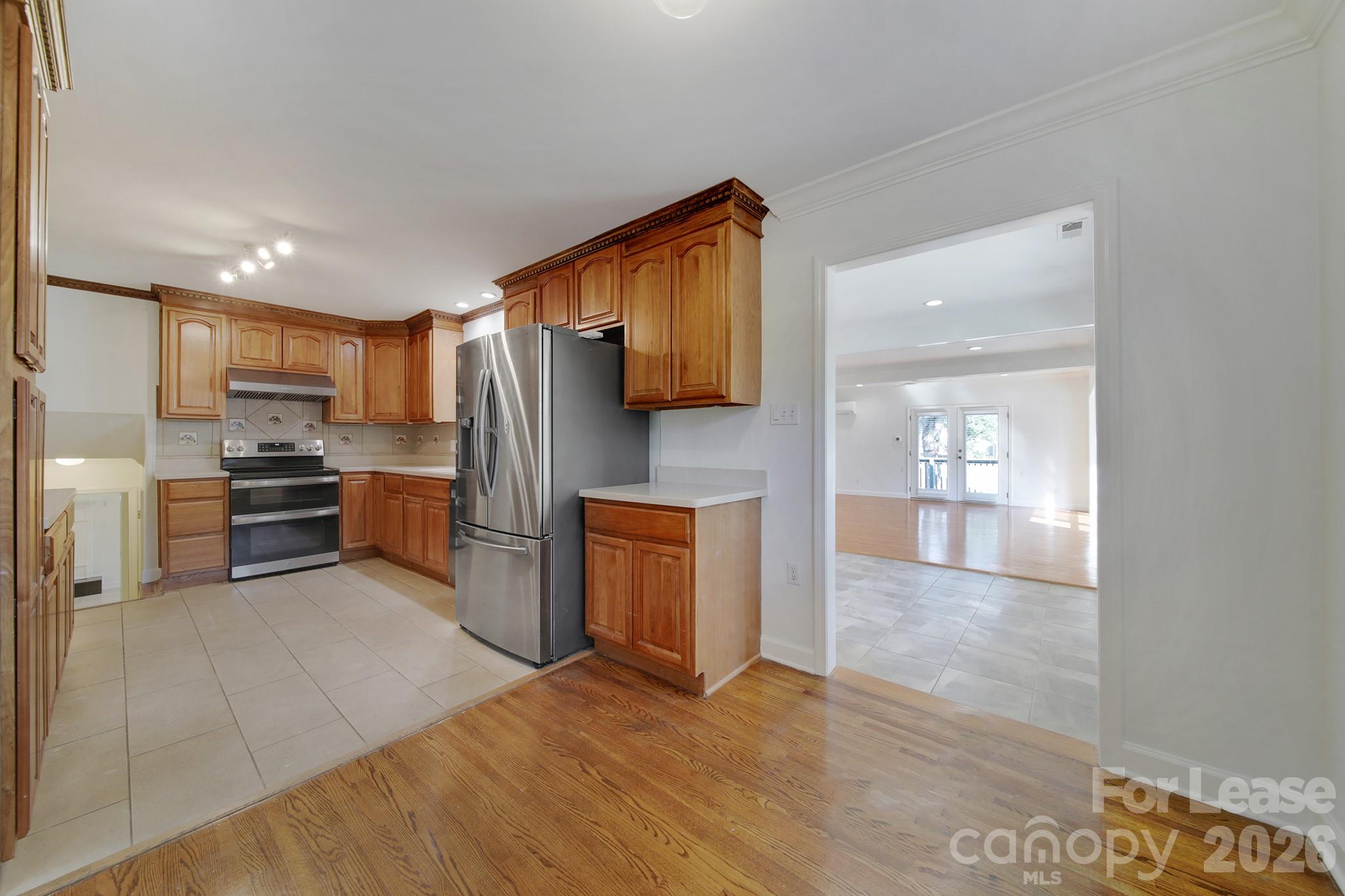 1225 Jersey Lane Property Photo 6