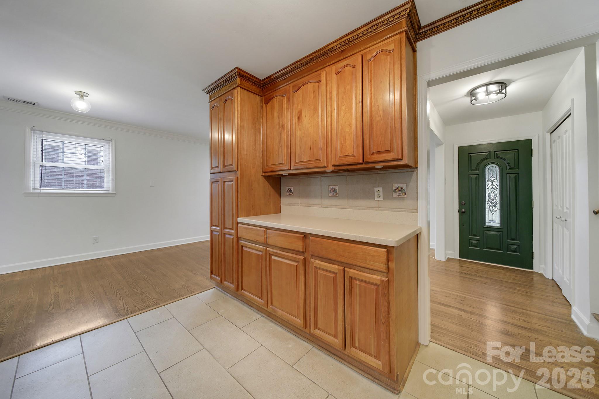 1225 Jersey Lane Property Photo 8