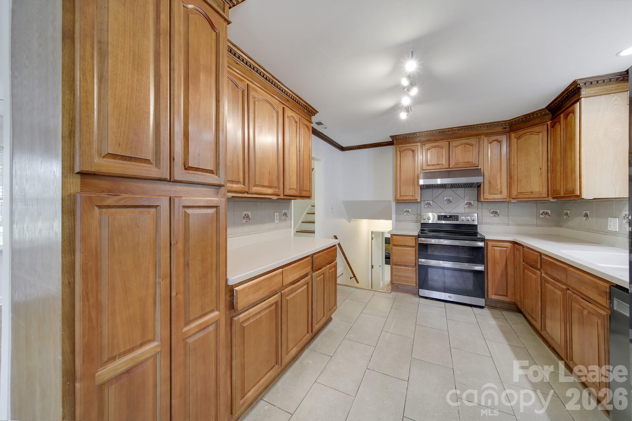 1225 Jersey Lane Property Photo 9