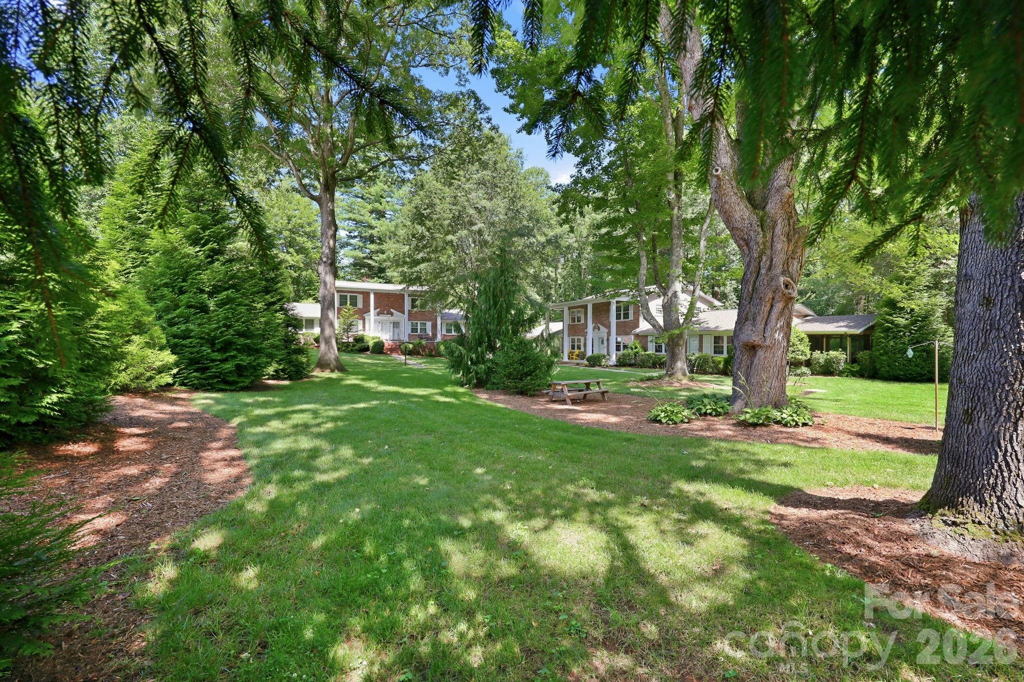 101 Boyd Drive 2c Property Photo 3