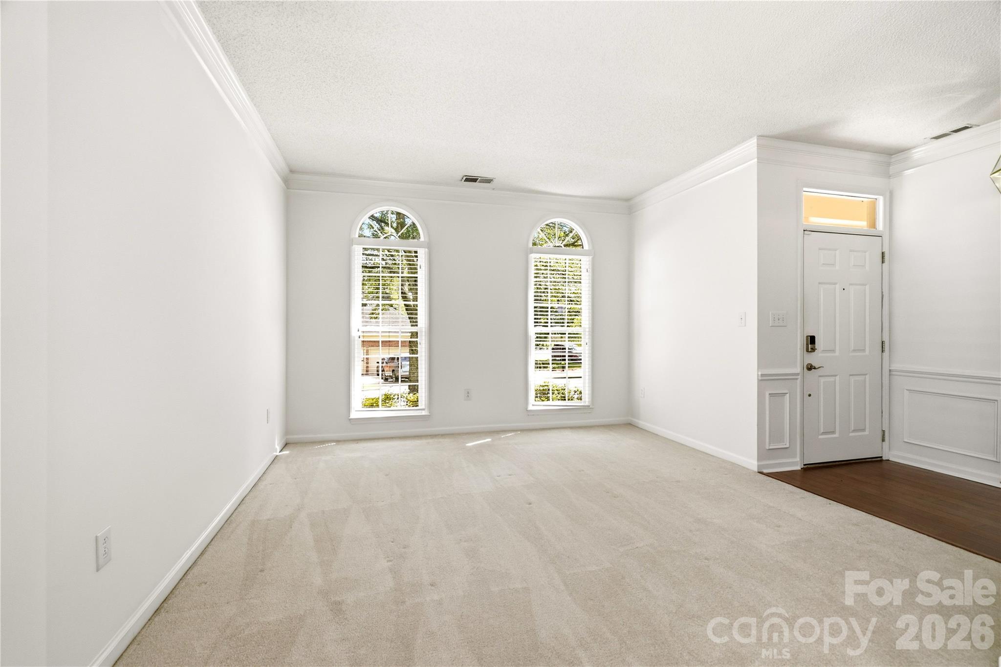 2604 Lamp Post Lane Property Photo 4