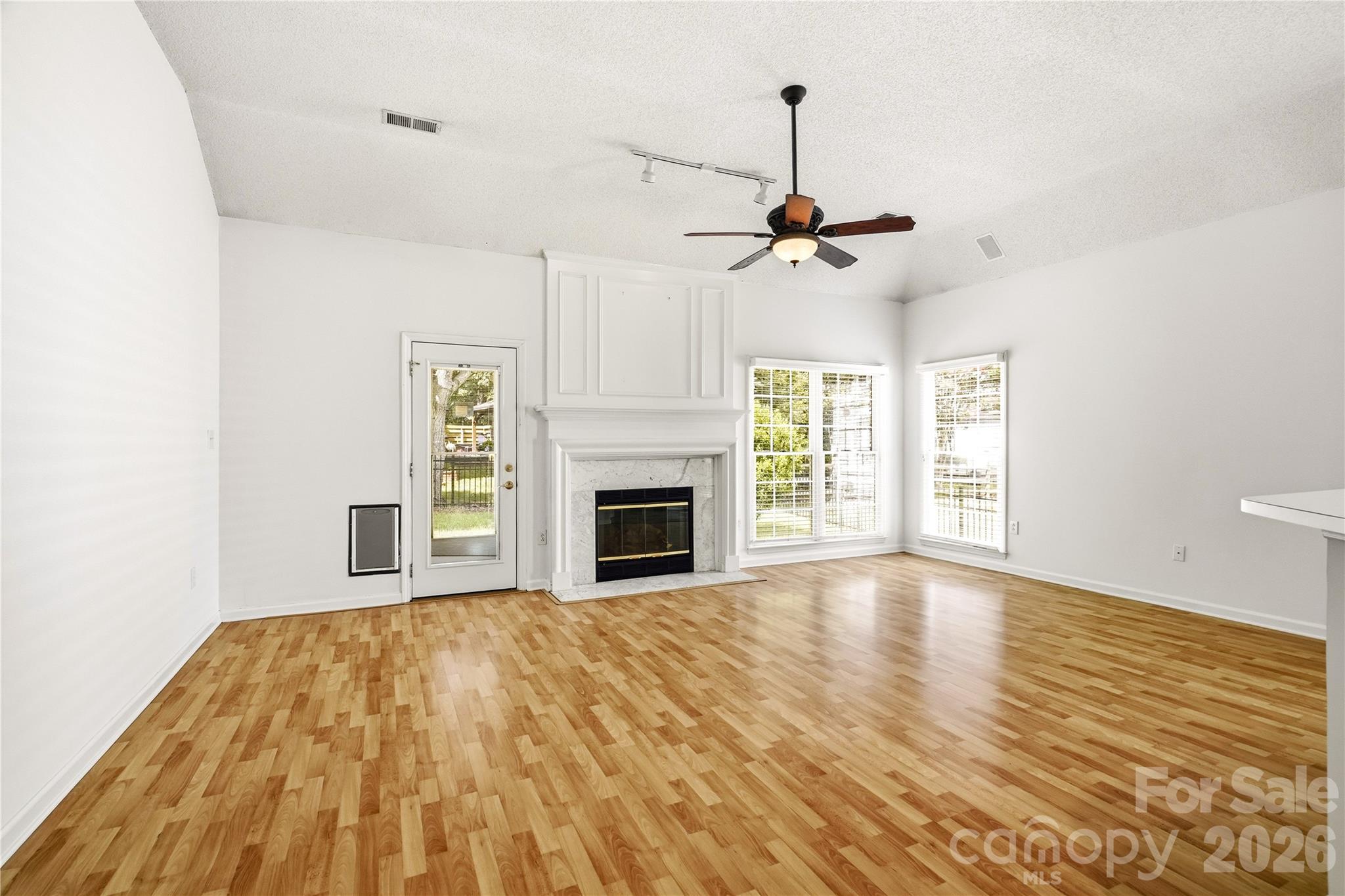 2604 Lamp Post Lane Property Photo 7