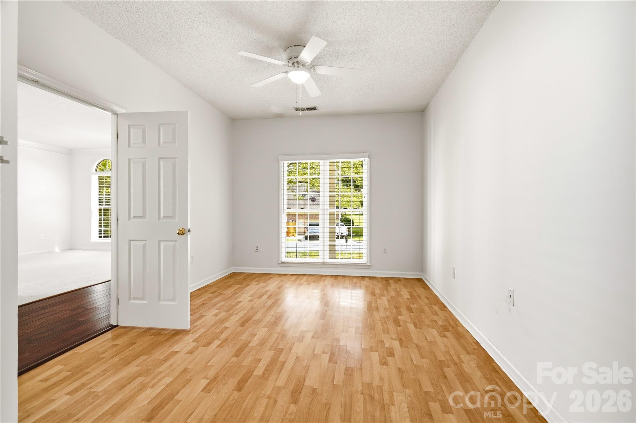 2604 Lamp Post Lane Property Photo 20