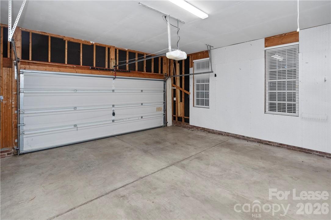8230 Glamorgan Lane Property Photo 21