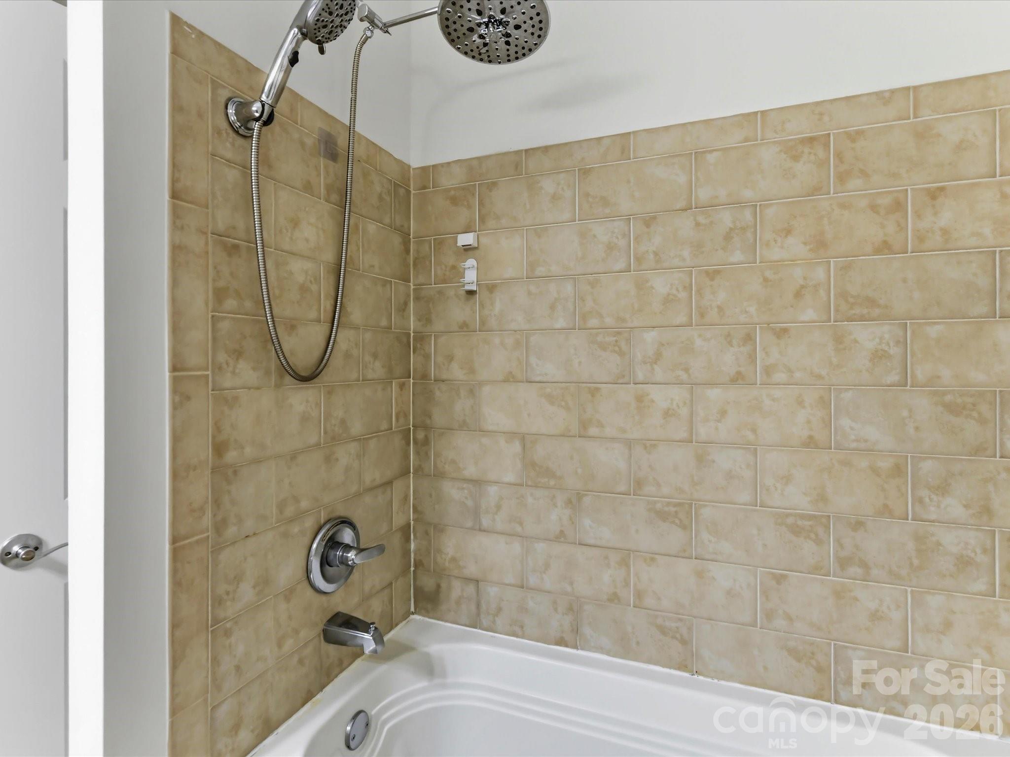 300 W 5th Street 2 Property Photo 13