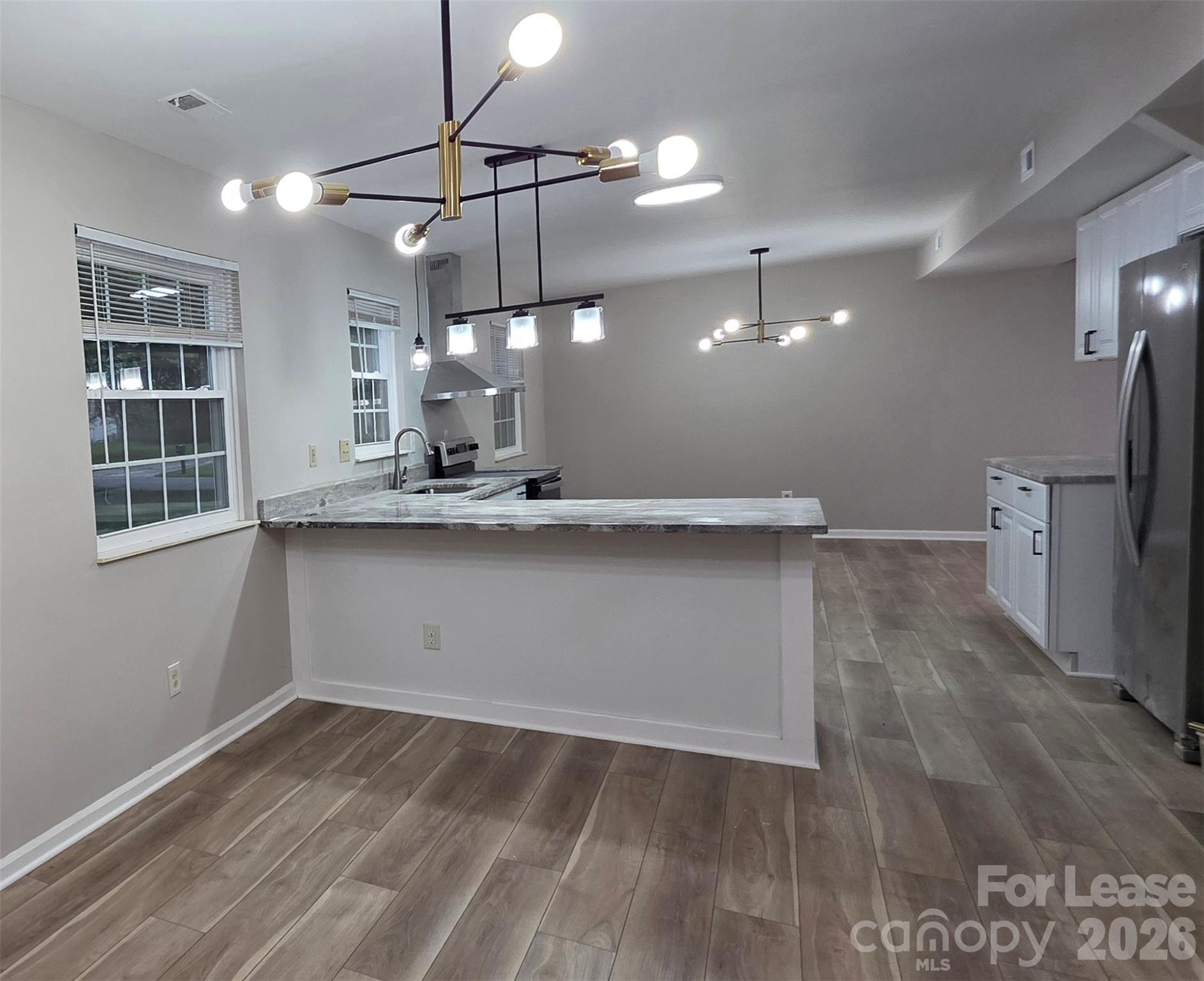 7200 Shadowlake Drive Property Photo 4
