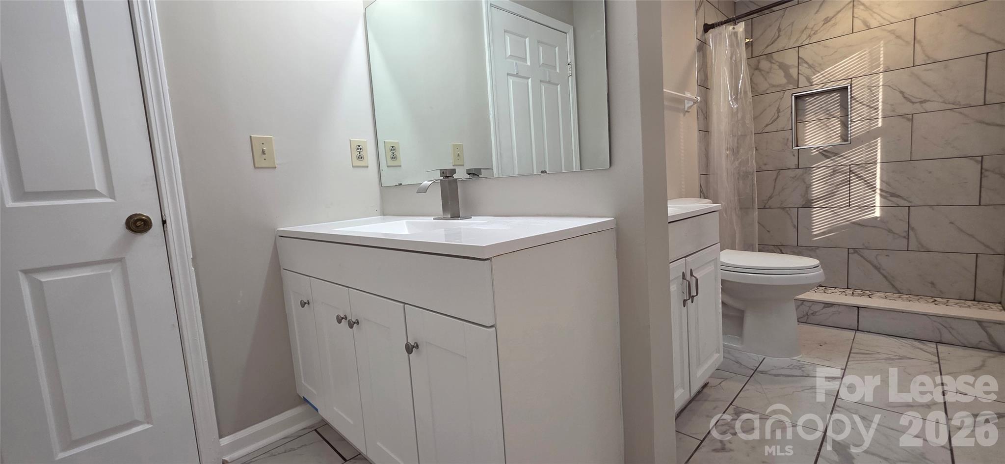 7200 Shadowlake Drive Property Photo 12