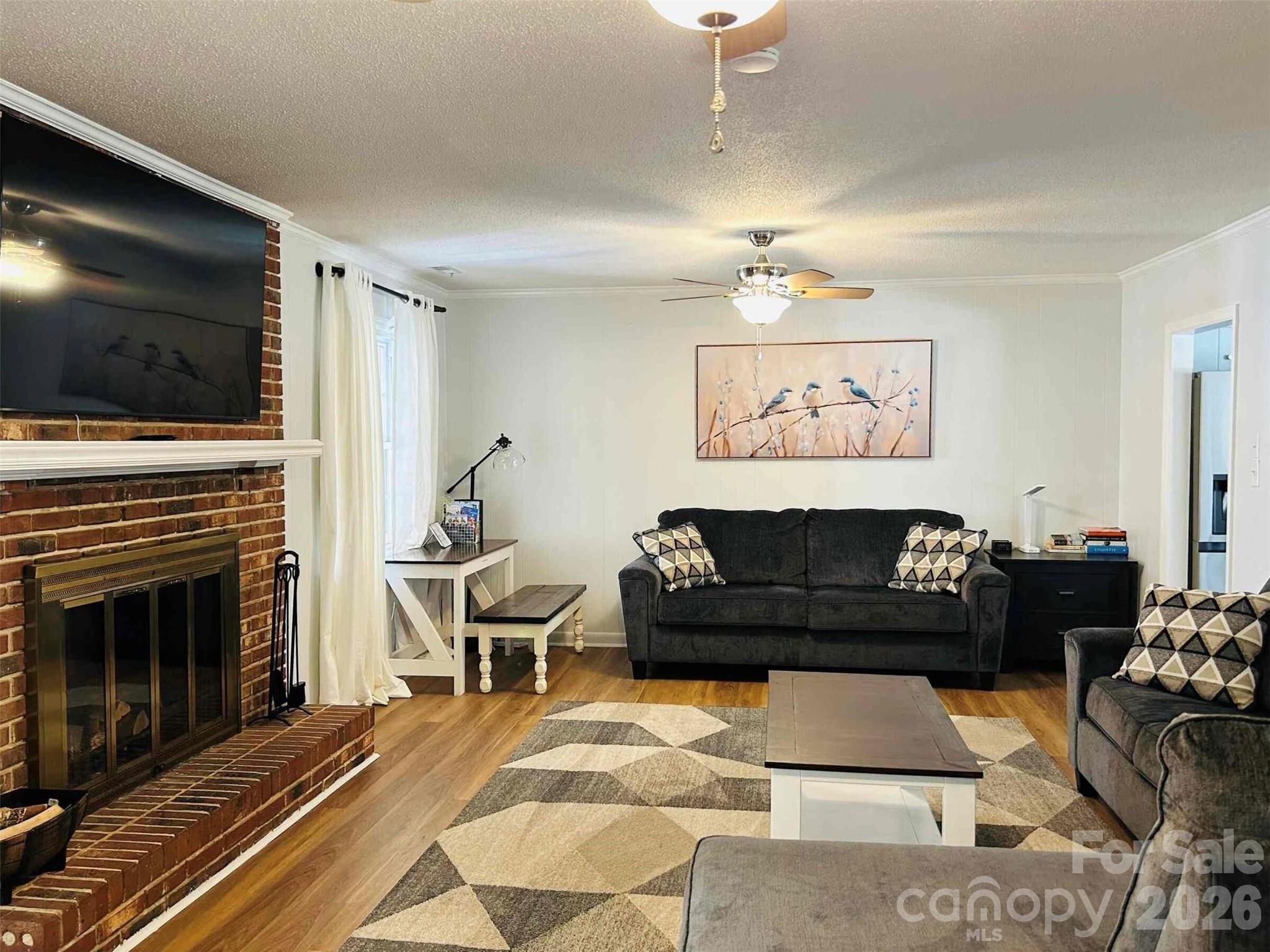 209 Pelham Lane Property Photo 4
