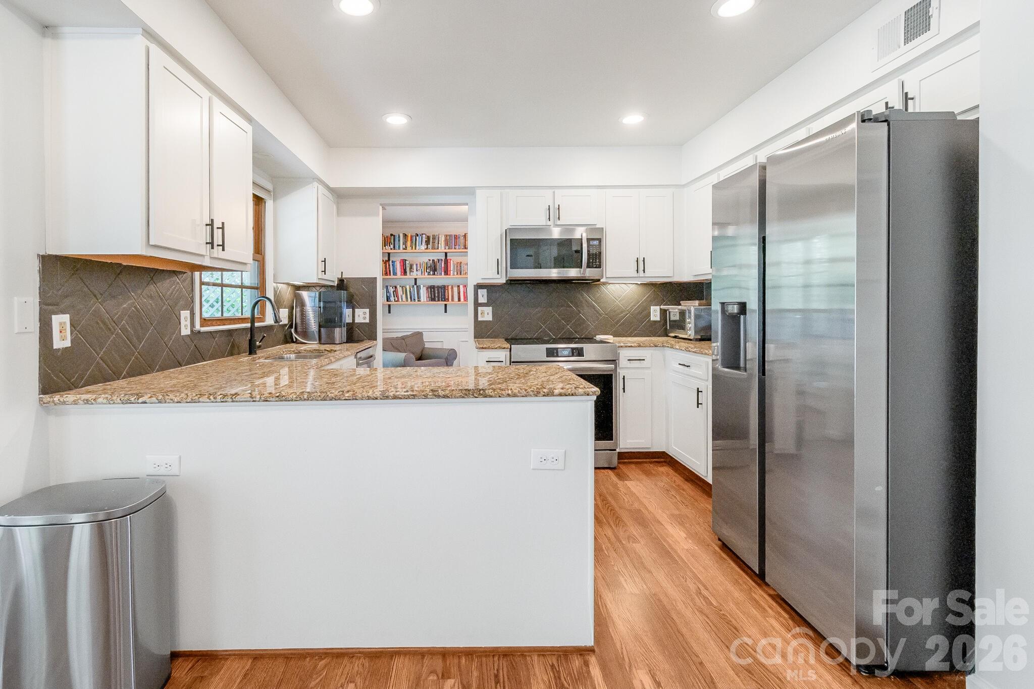 12328 Sandringham Place Property Photo 10