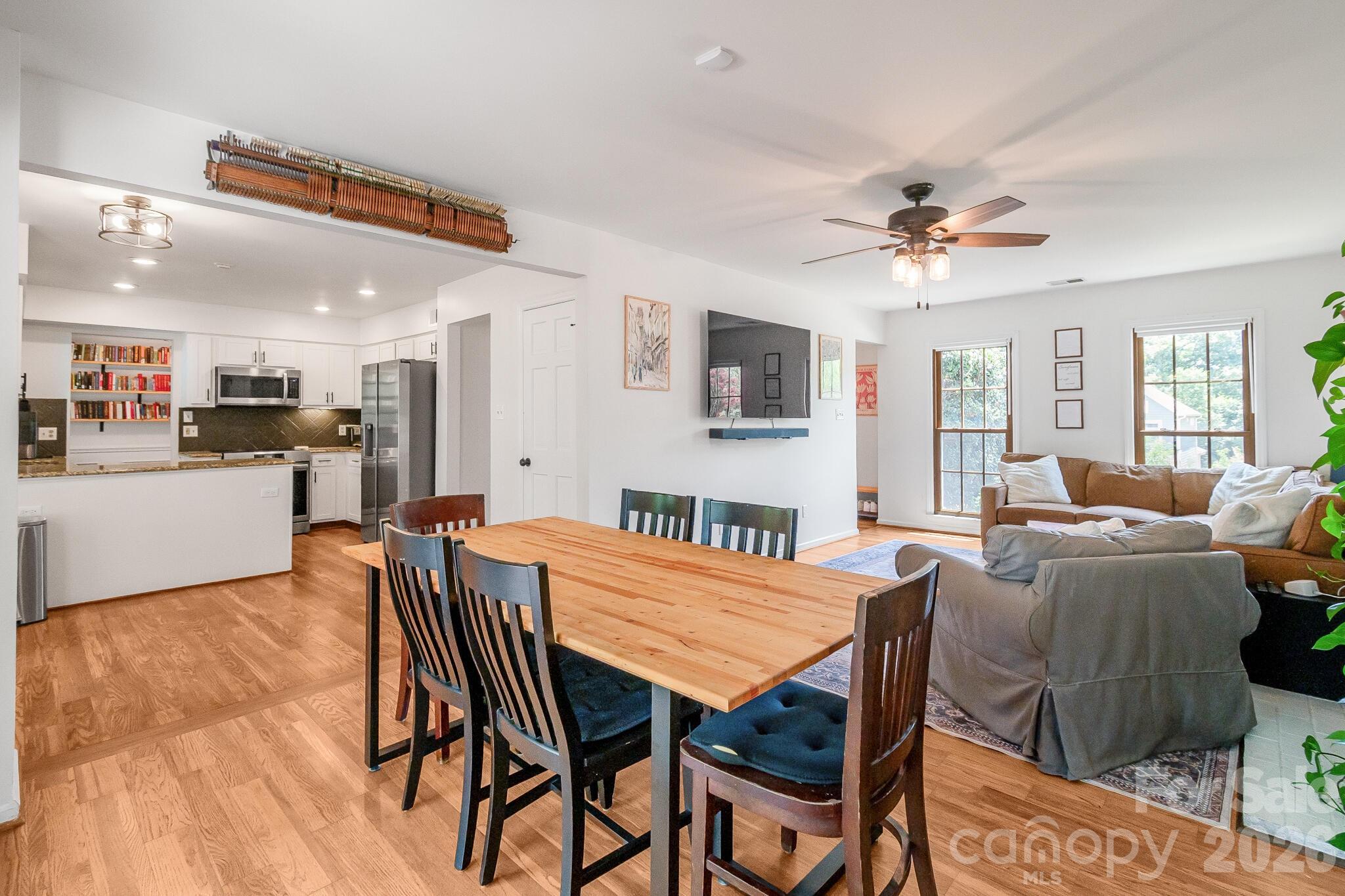 12328 Sandringham Place Property Photo 13
