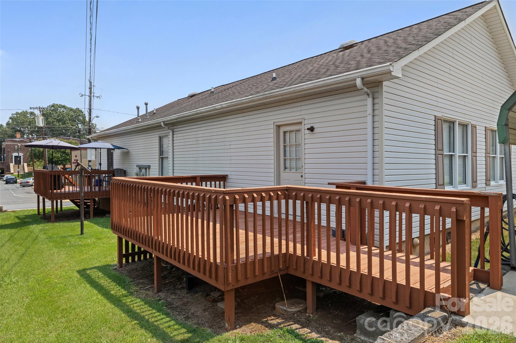 243 8th Avenue Property Photo 5