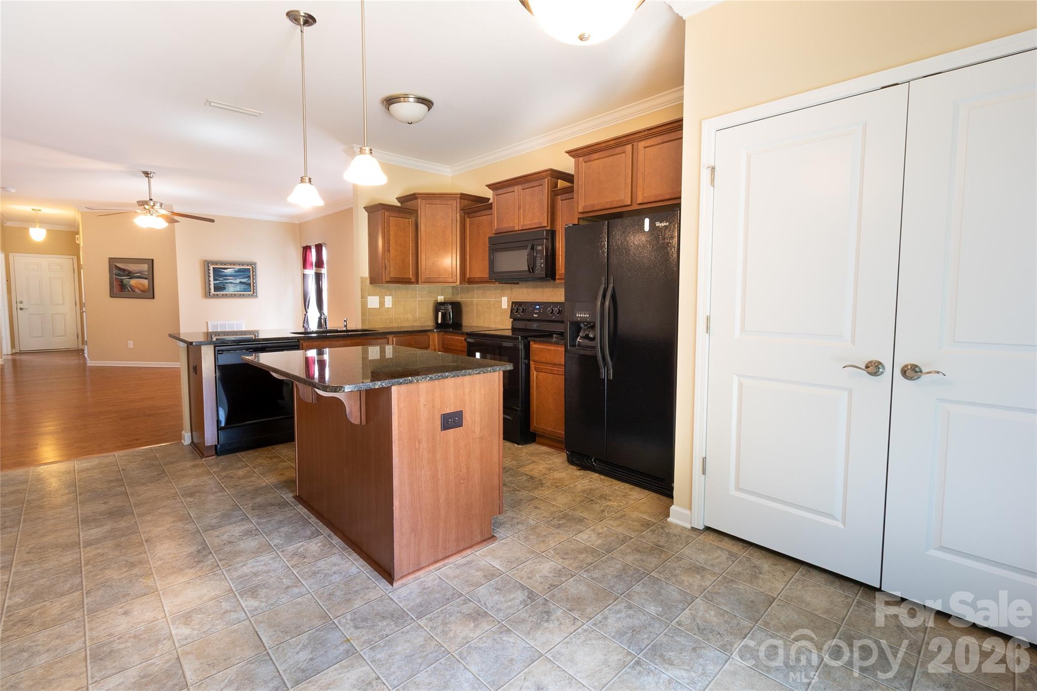 5061 Newport Lakes Drive 11 Property Photo 6