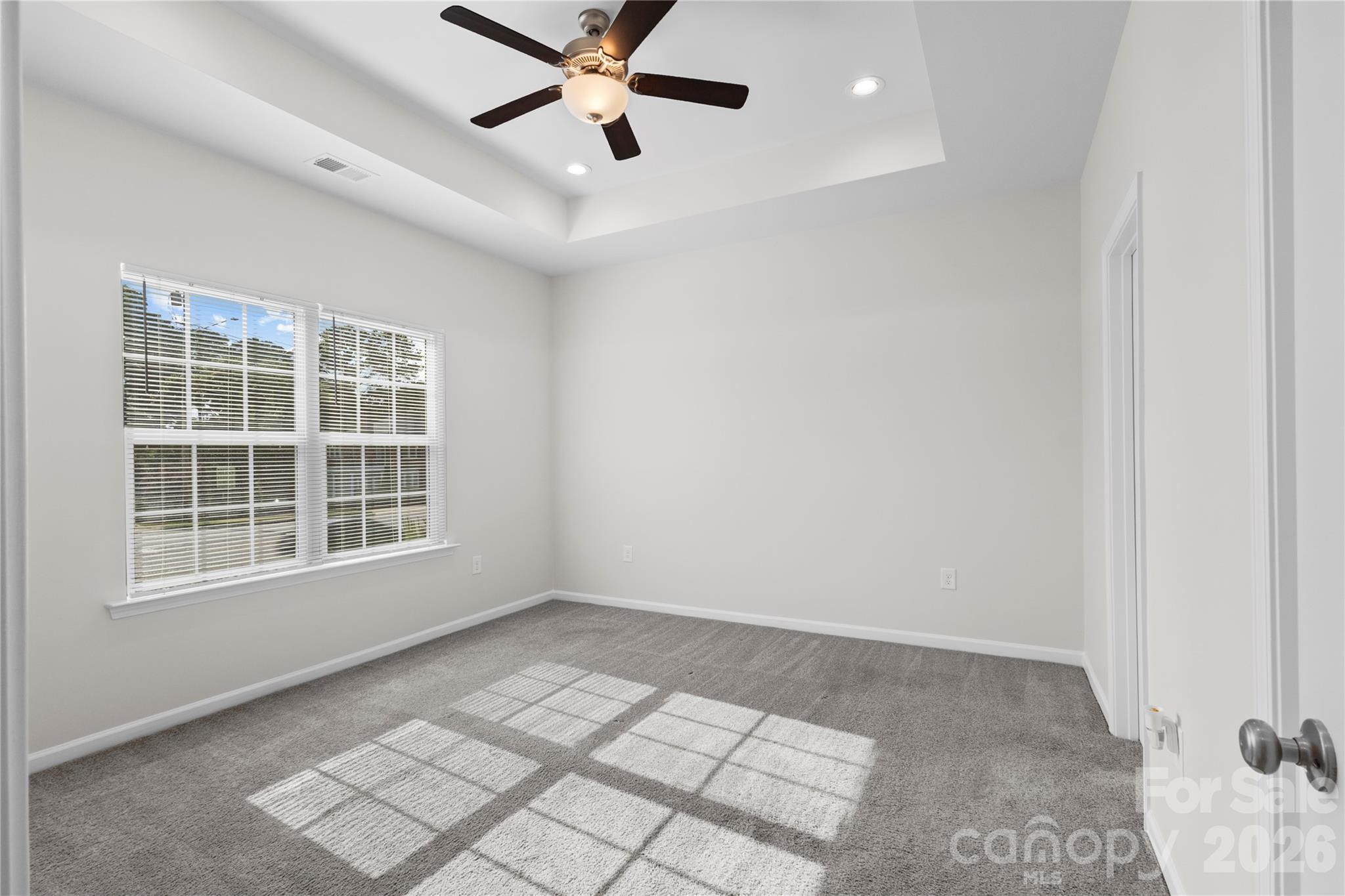 934 N New Hope Road Property Photo 6