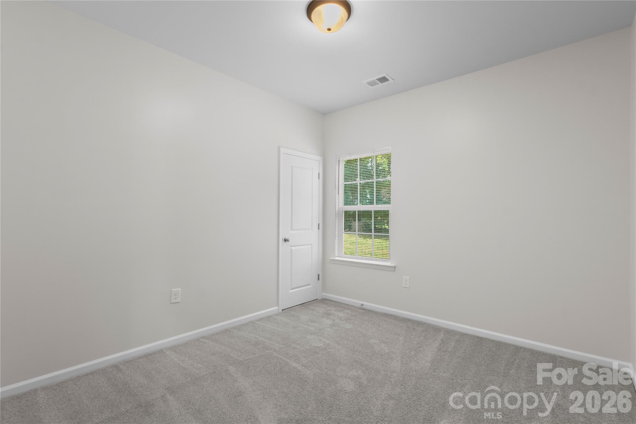 934 N New Hope Road Property Photo 9
