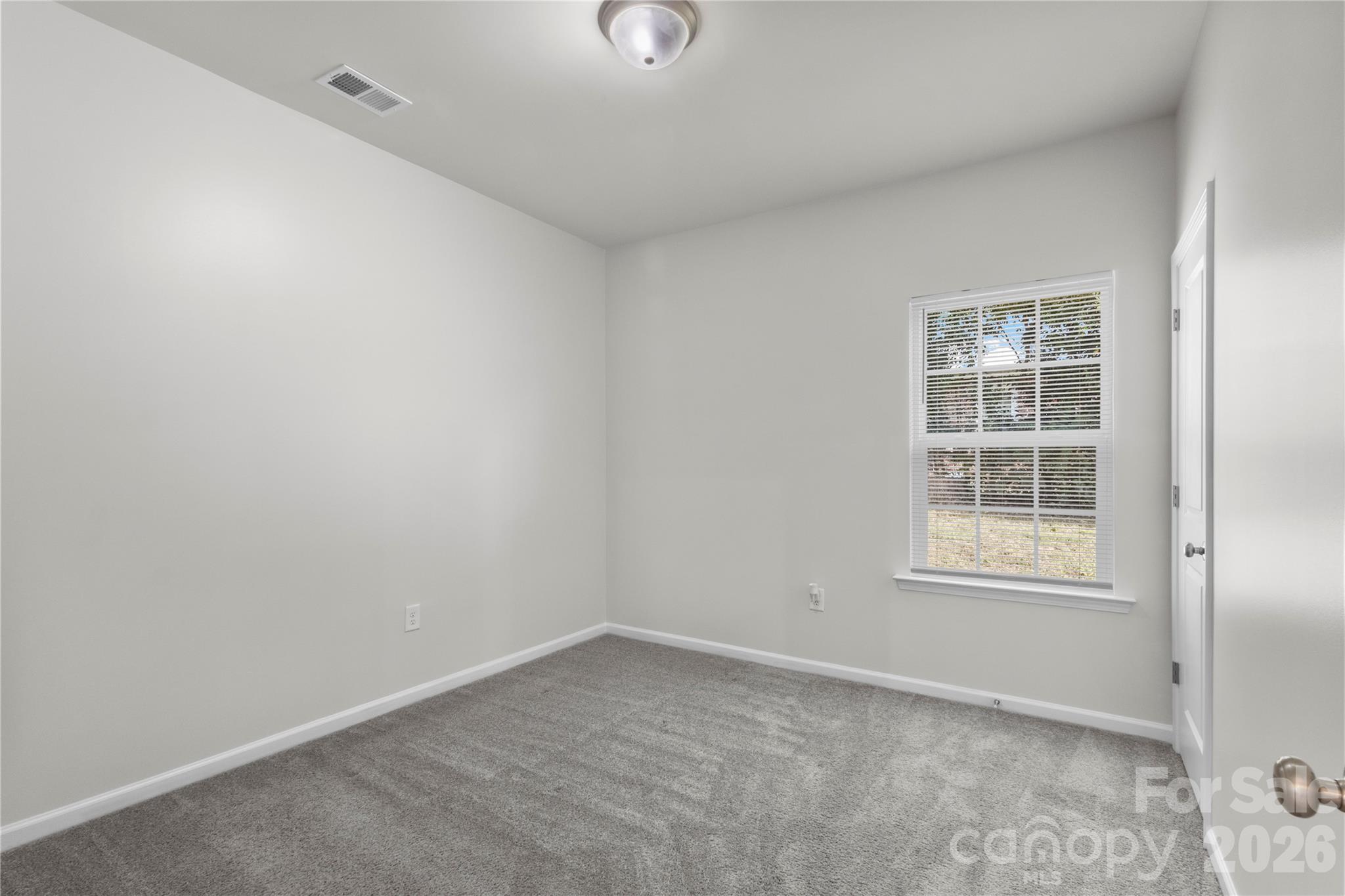 934 N New Hope Road Property Photo 10
