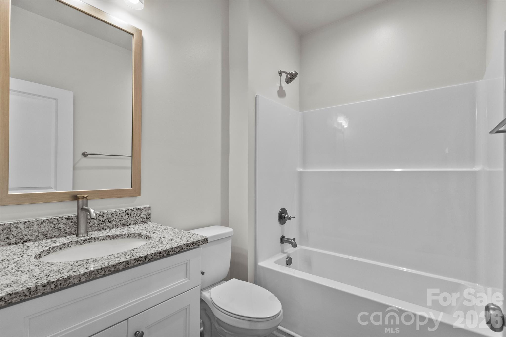 934 N New Hope Road Property Photo 11