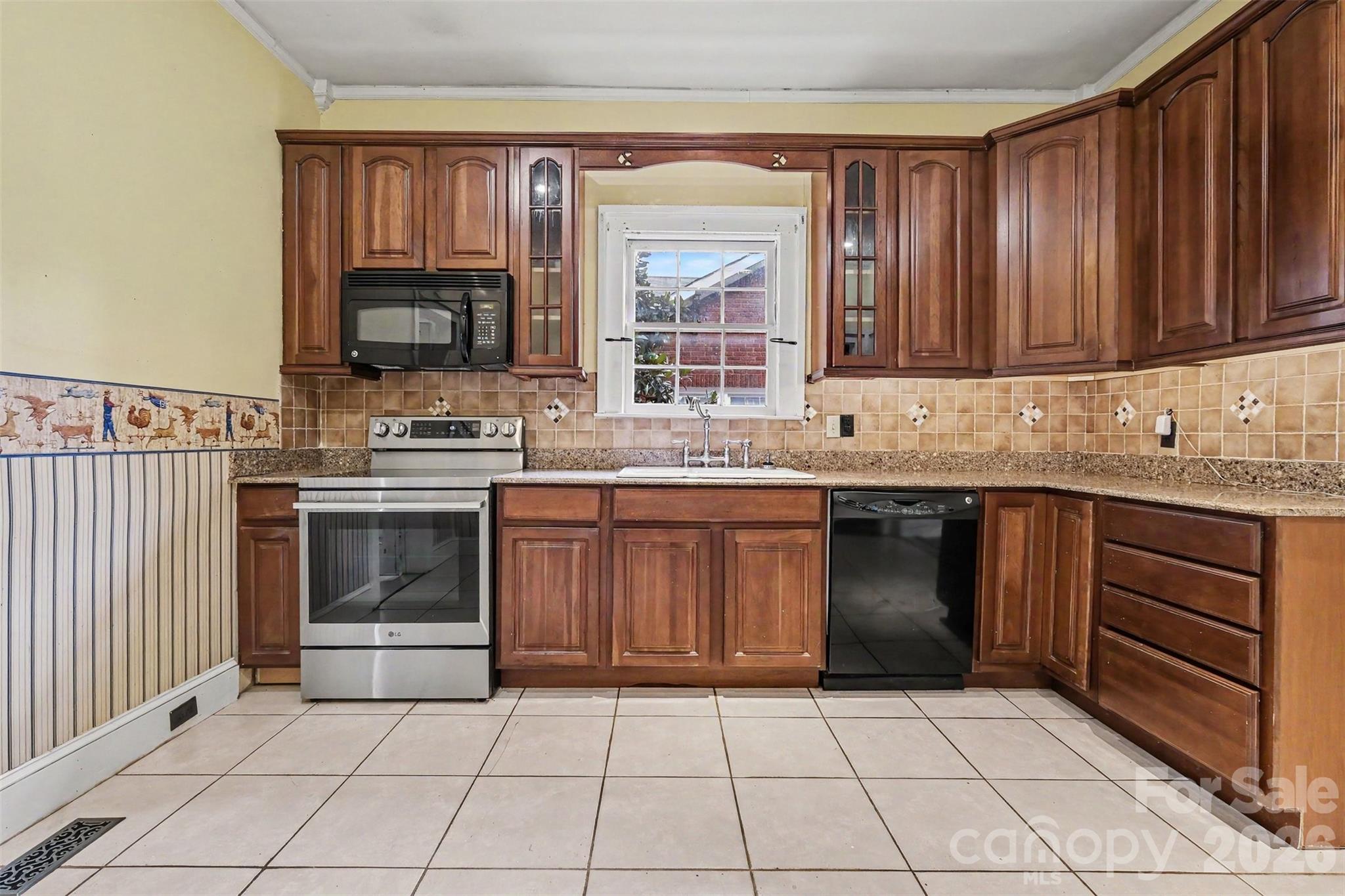 75 Cabarrus Avenue Property Photo 11