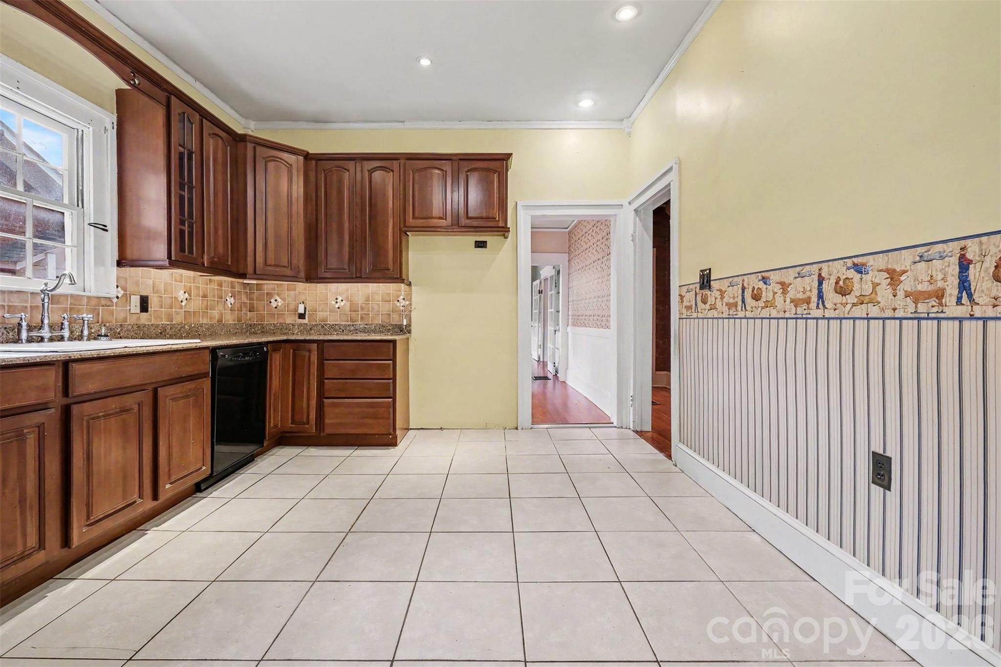 75 Cabarrus Avenue Property Photo 12