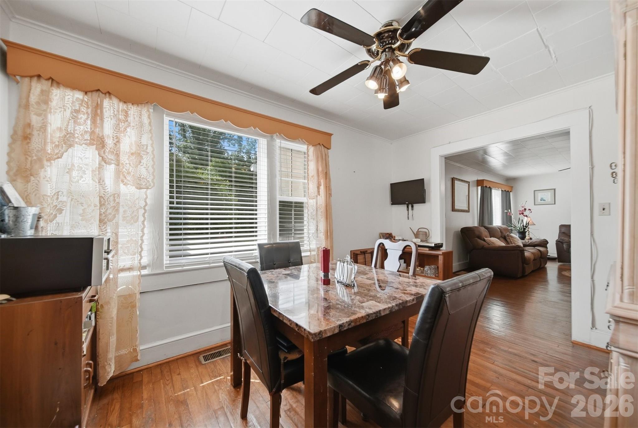 421 Finley Avenue Property Photo 8