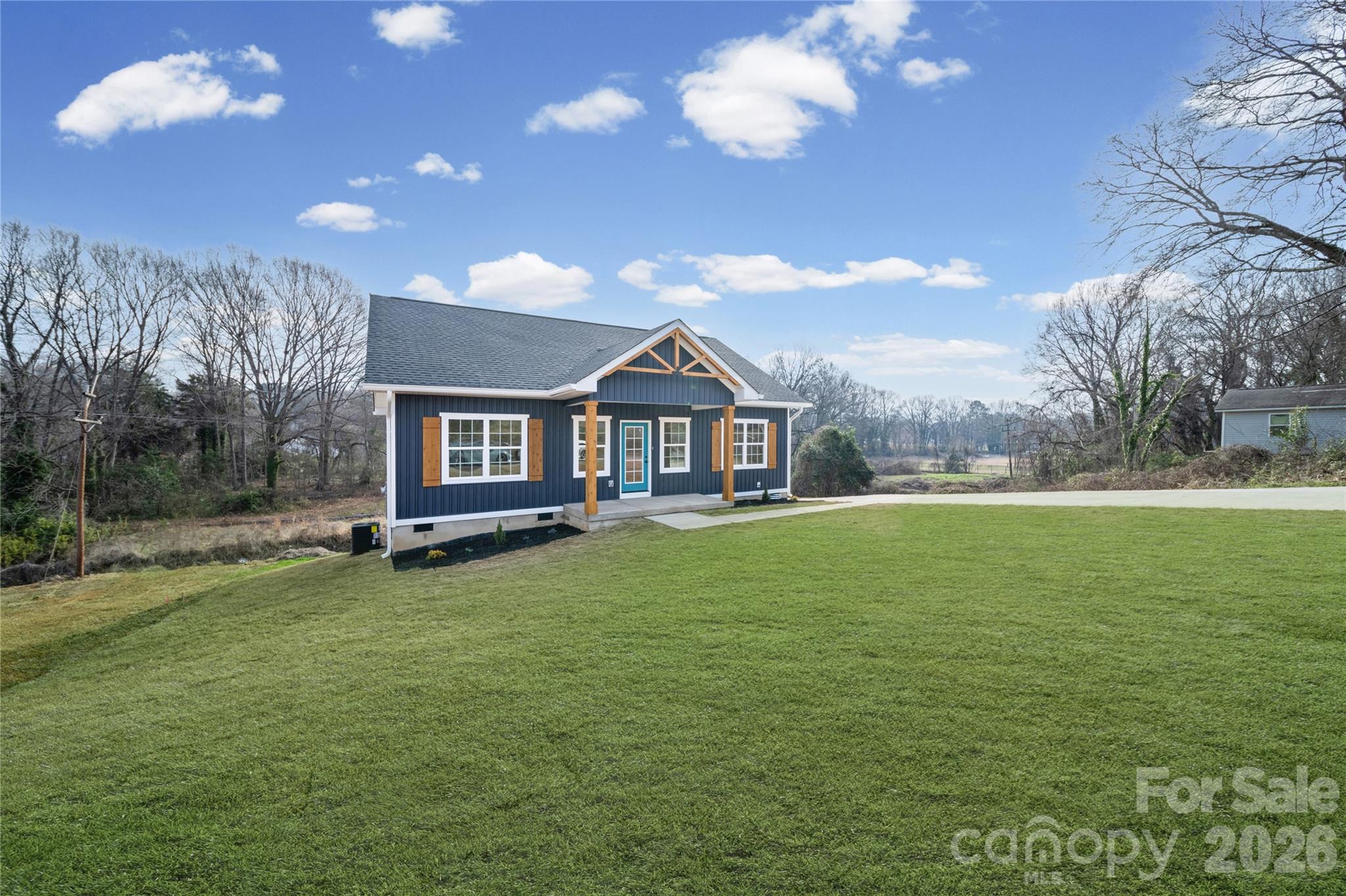 412 S Hill Street Property Photo 1
