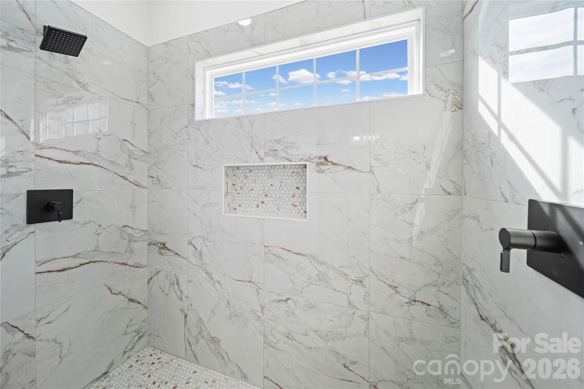 412 S Hill Street Property Photo 14