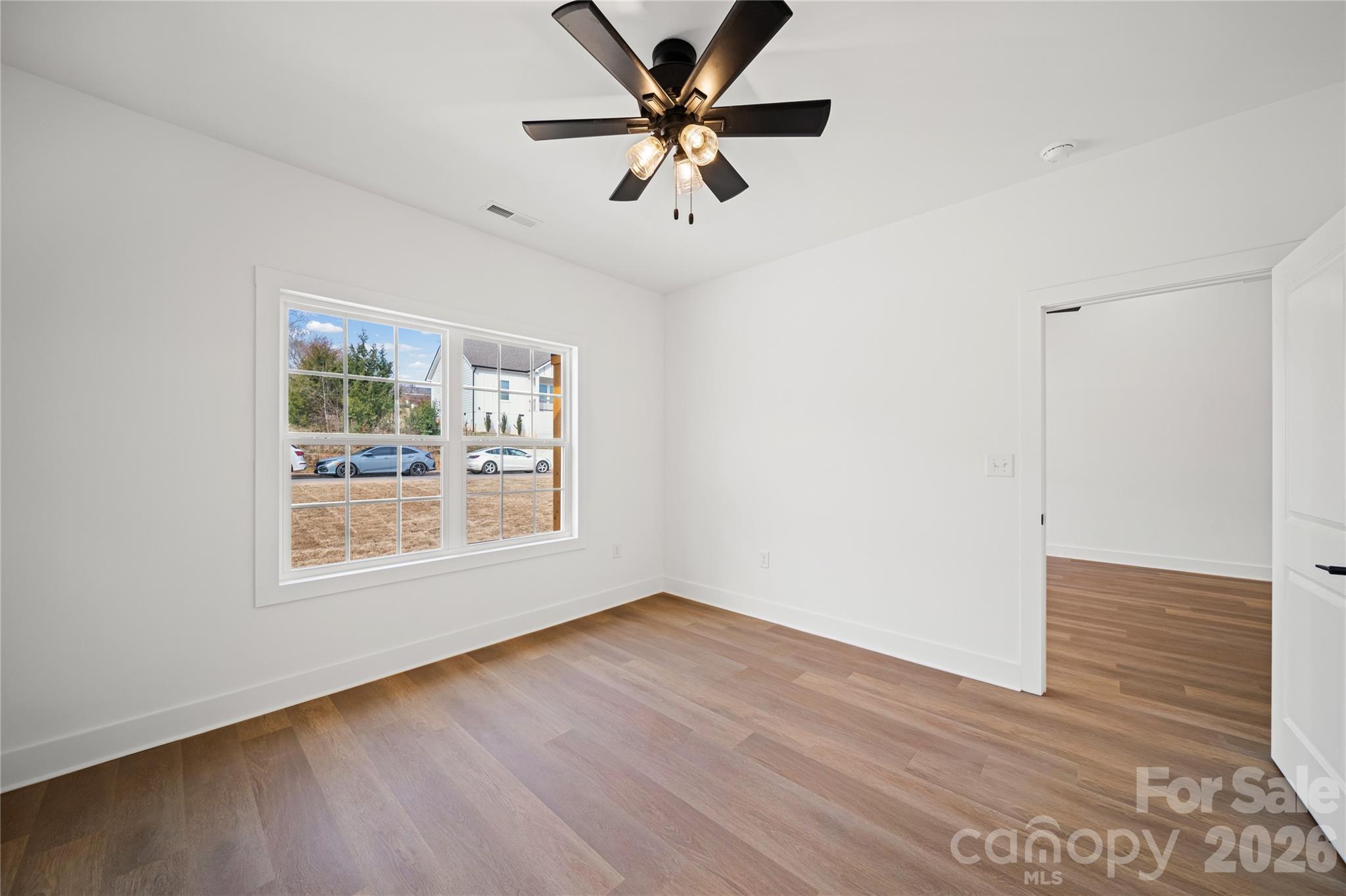 412 S Hill Street Property Photo 16