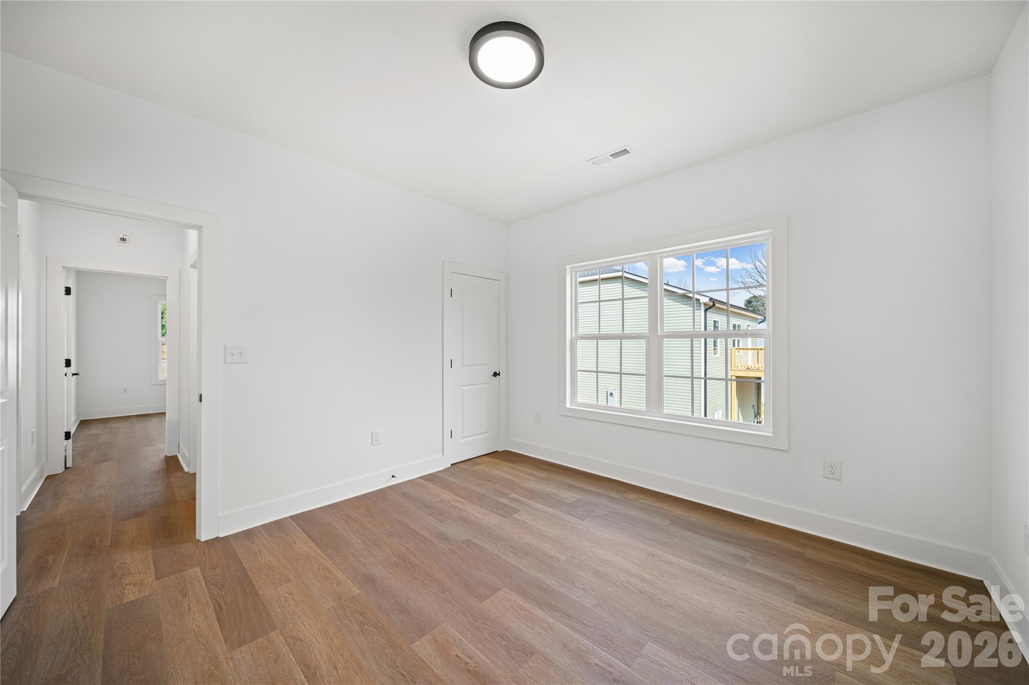 412 S Hill Street Property Photo 20