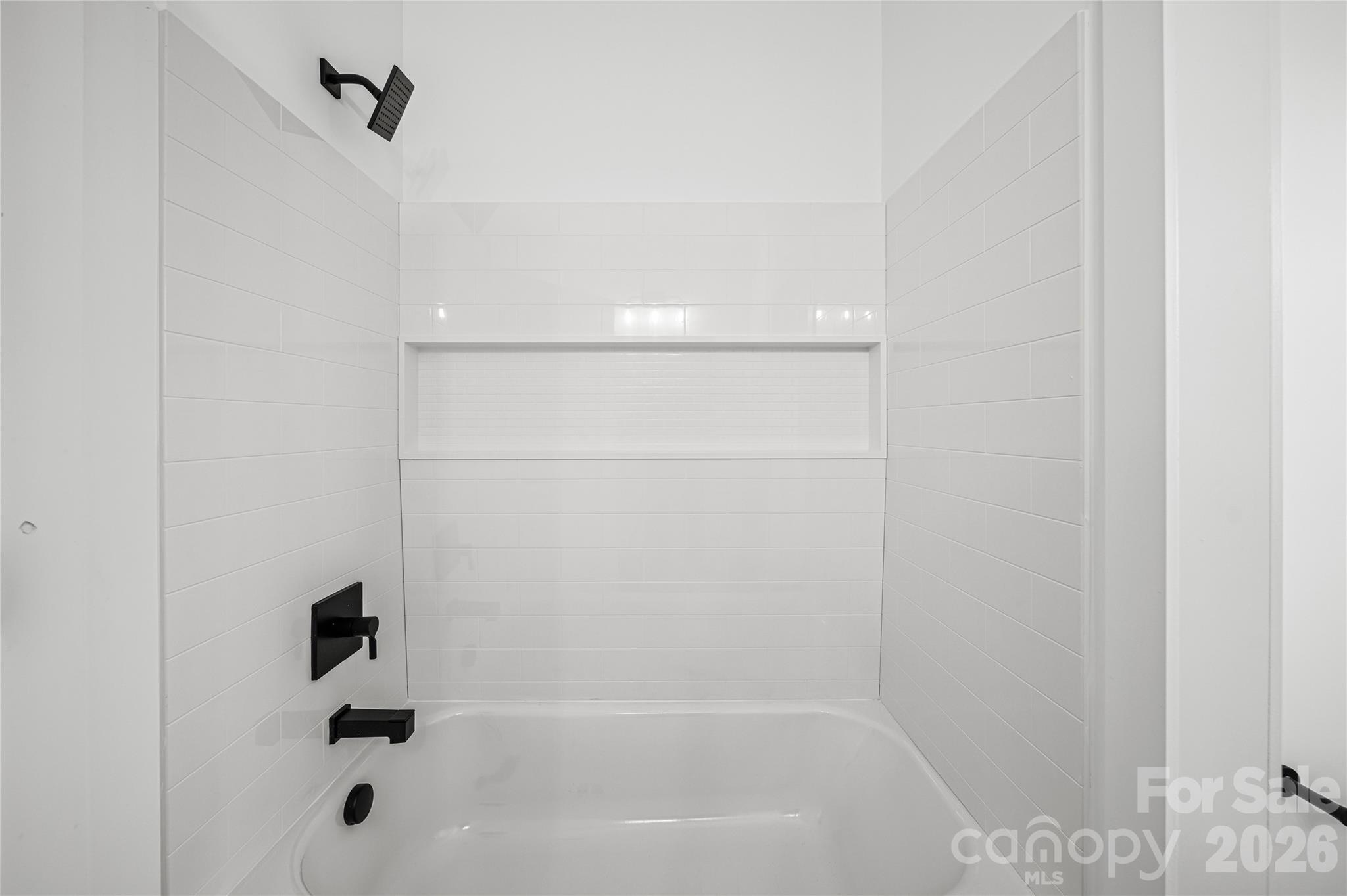 412 S Hill Street Property Photo 21
