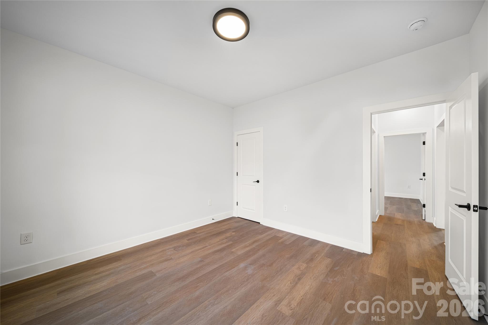 412 S Hill Street Property Photo 22
