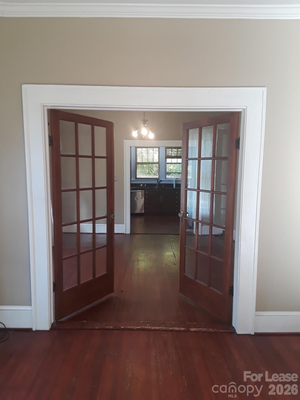 1201 E 35th Street Property Photo 3