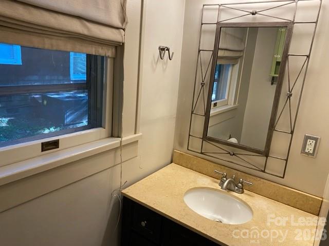 1201 E 35th Street Property Photo 16