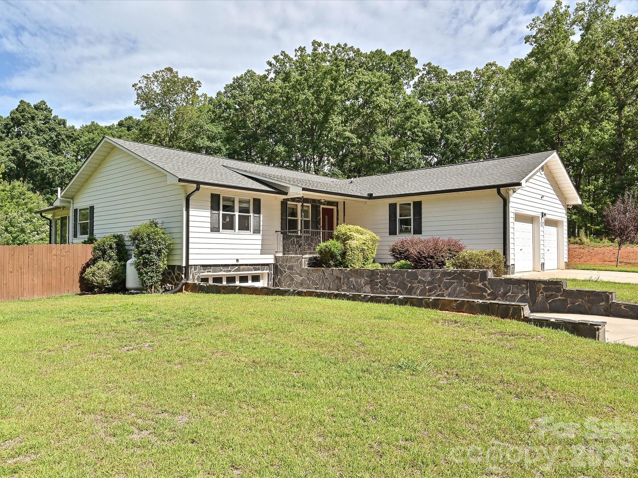 511 Manchester Road 679 Property Photo 2