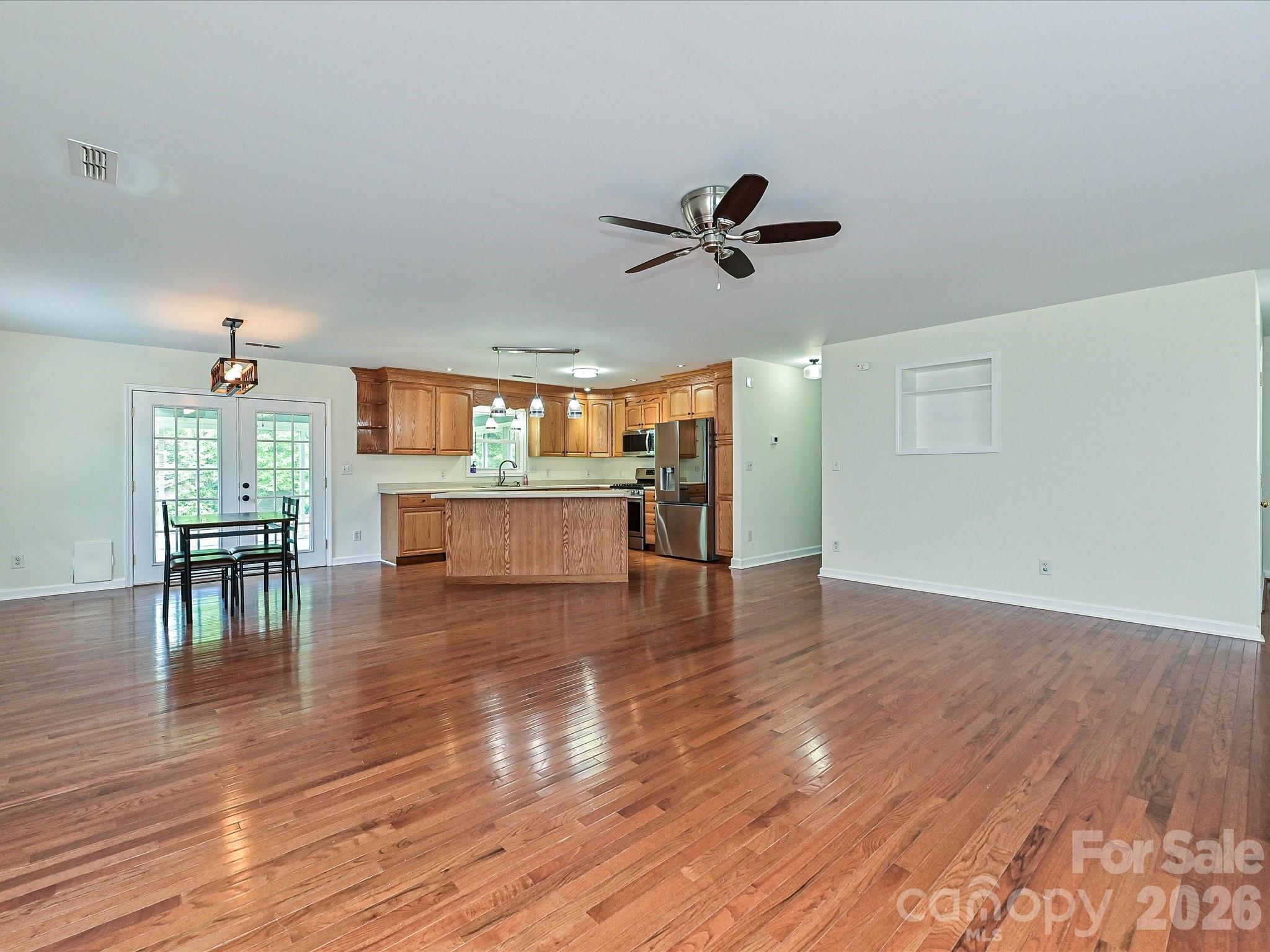 511 Manchester Road 679 Property Photo 6
