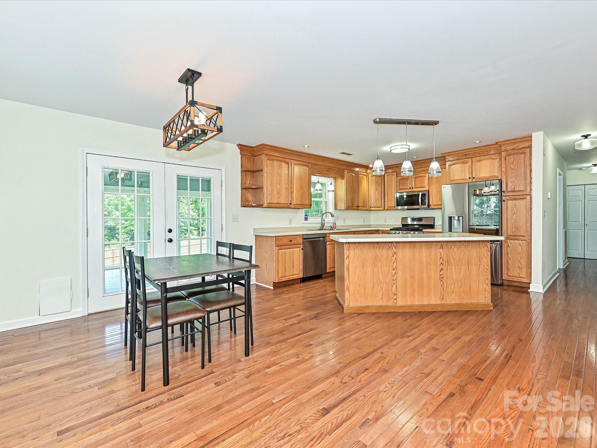 511 Manchester Road 679 Property Photo 7