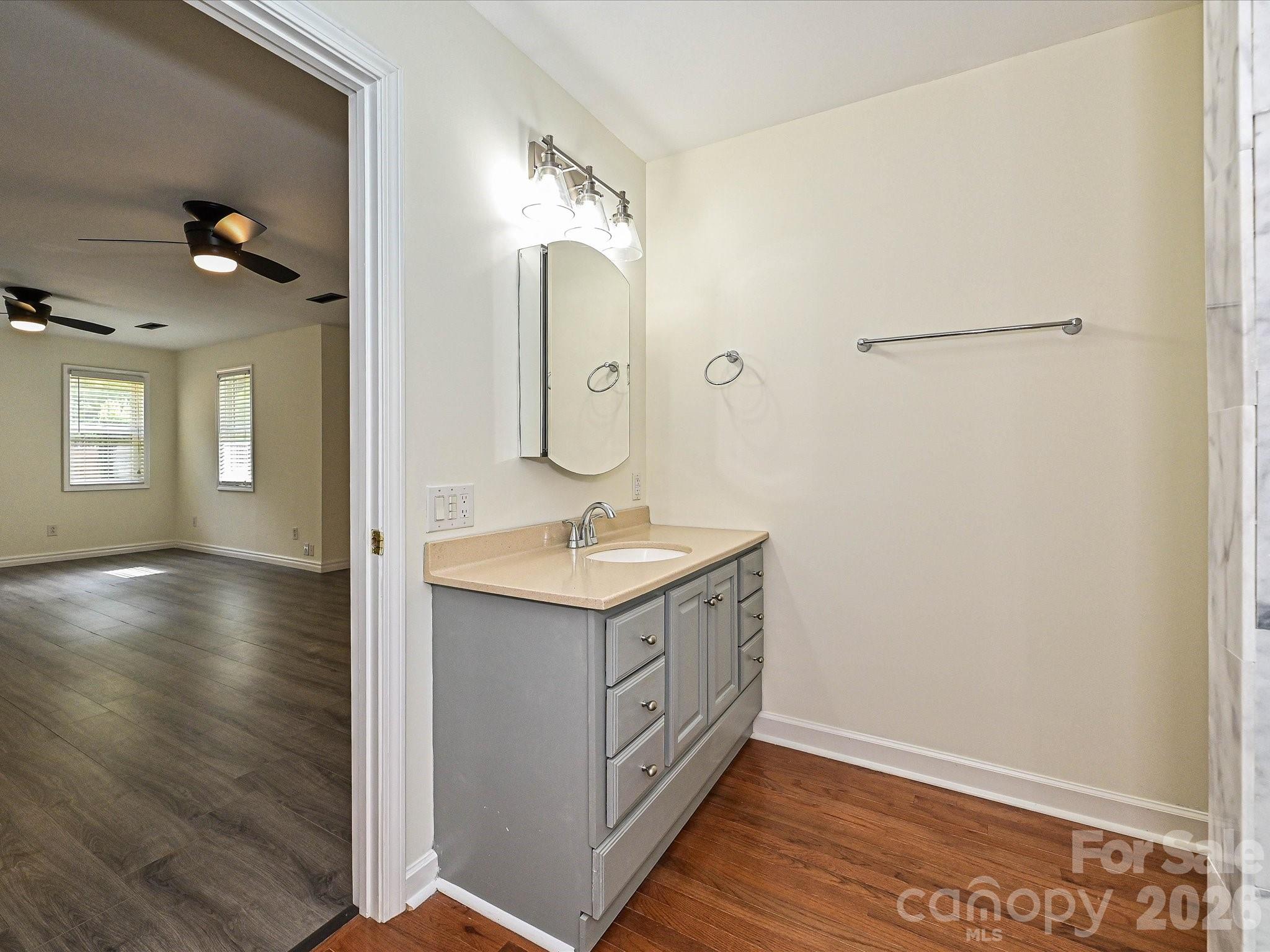 511 Manchester Road 679 Property Photo 20