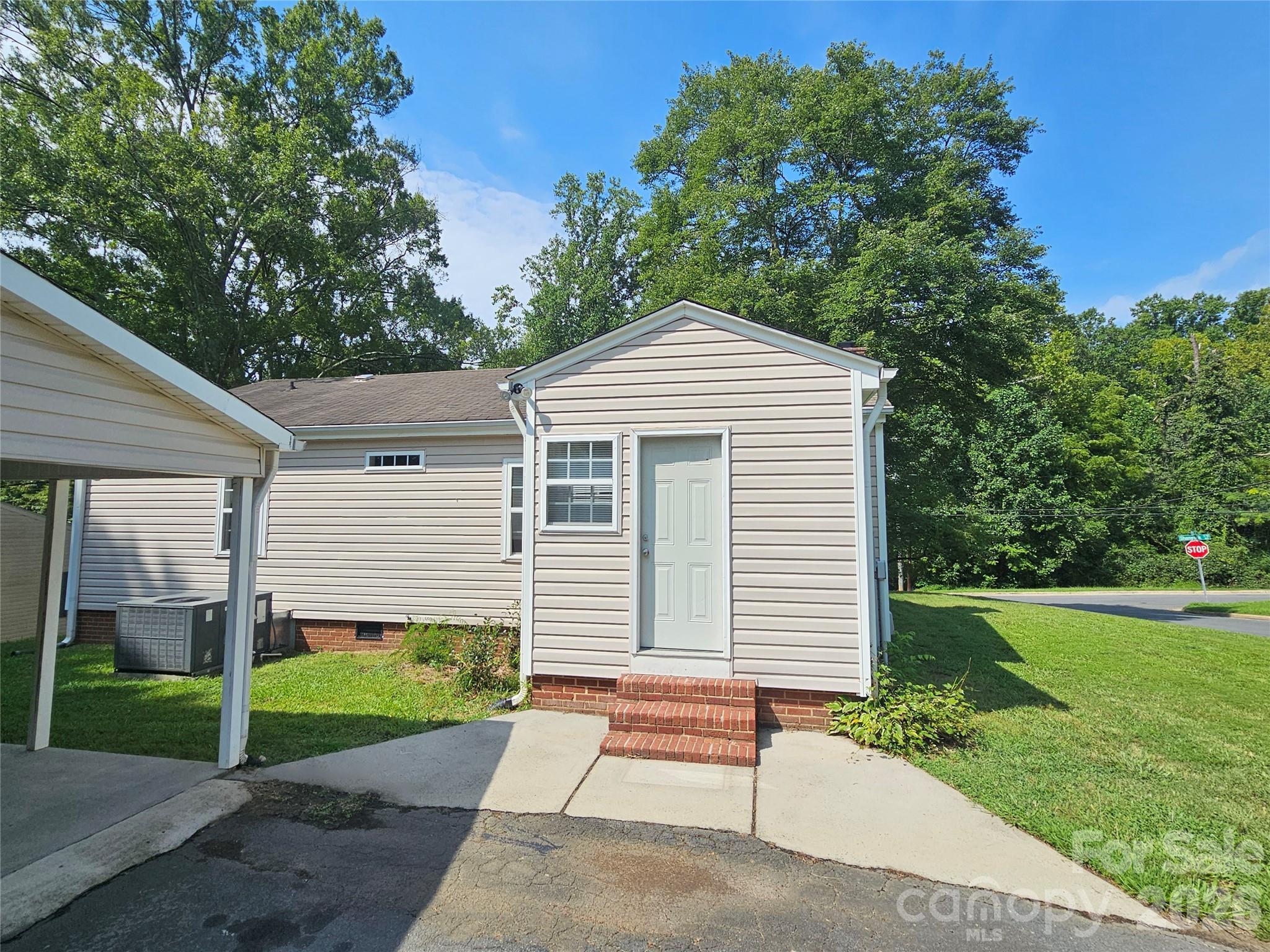 158 Shamrock Street Property Photo 15