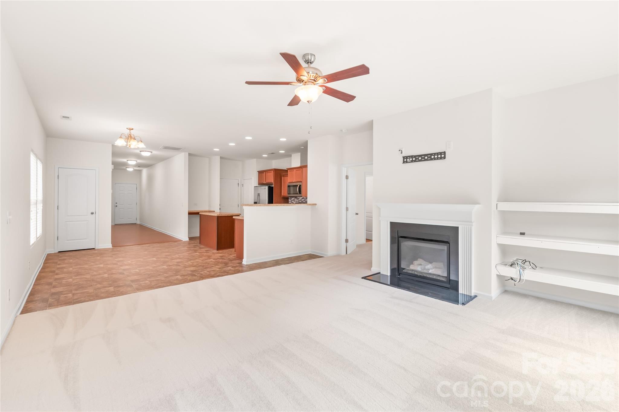 8411 Romana Red Lane Property Photo 2