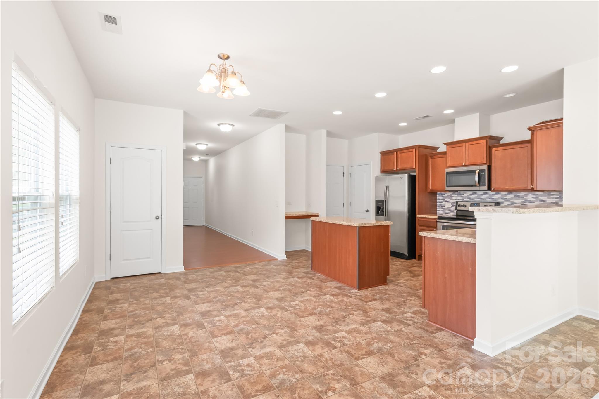 8411 Romana Red Lane Property Photo 6