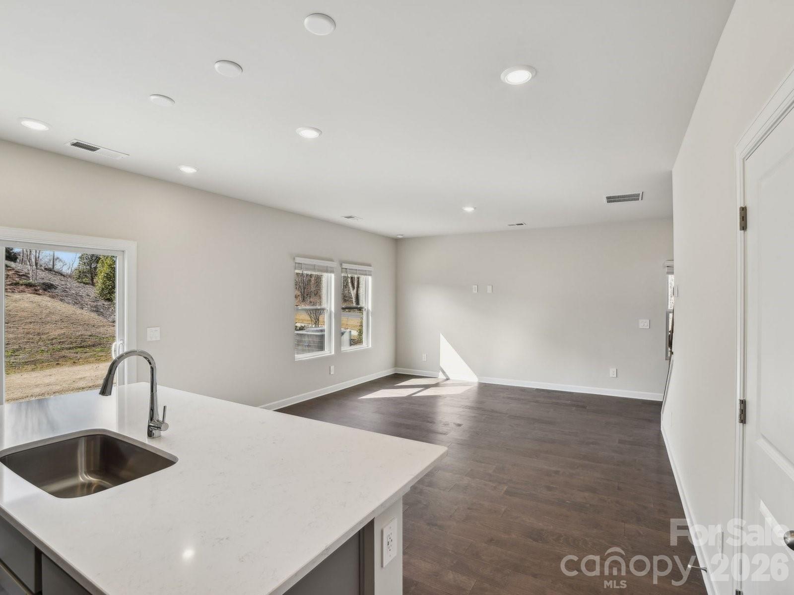 5056 Poplin Valley Property Photo 4