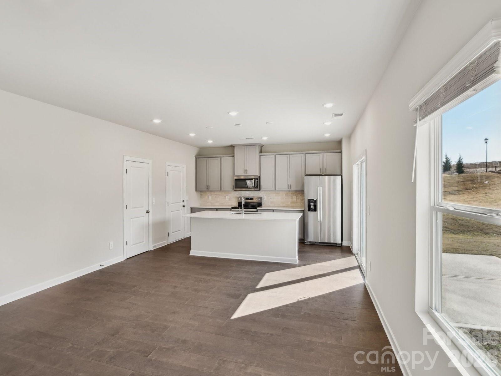 5056 Poplin Valley Property Photo 5
