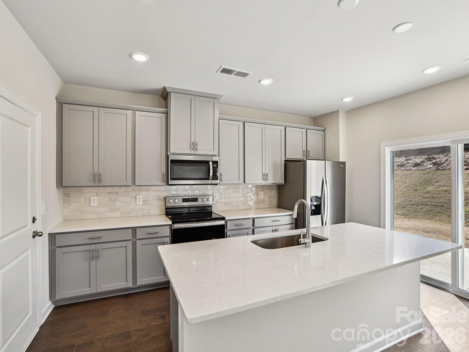 5056 Poplin Valley Property Photo 8