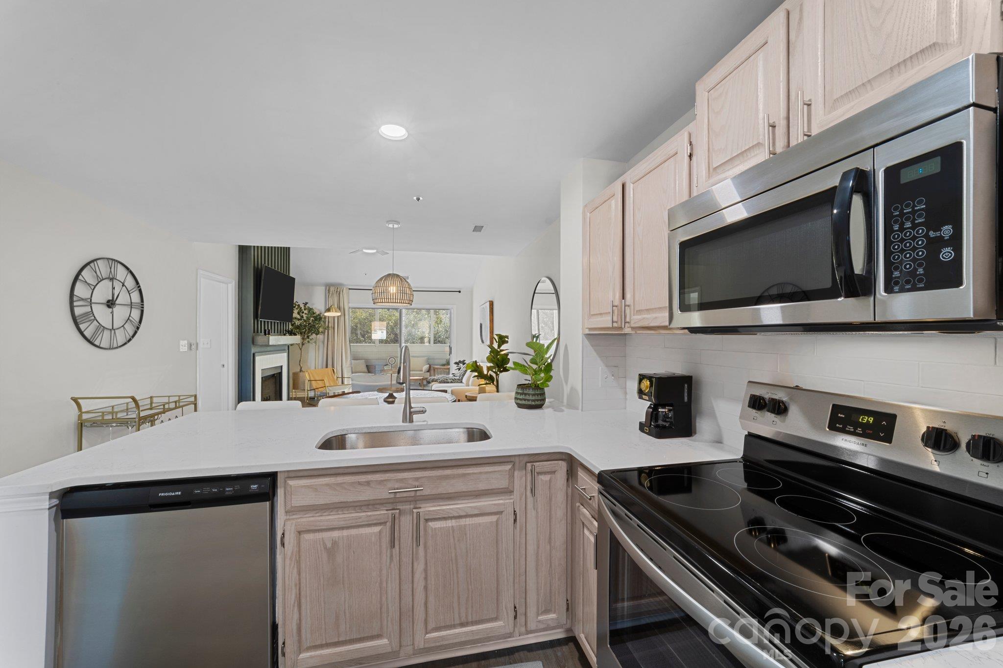 17572 Tuscany Lane Property Photo 5