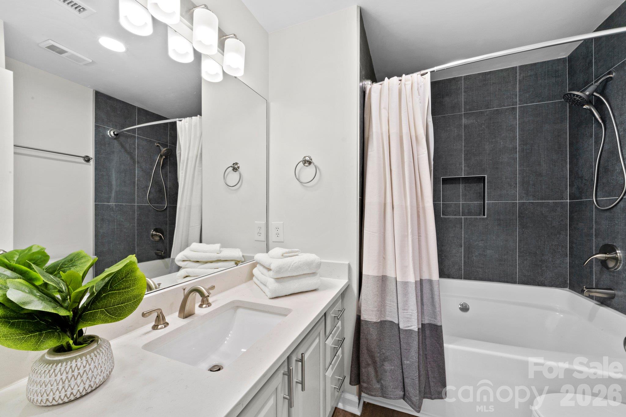 17572 Tuscany Lane Property Photo 13