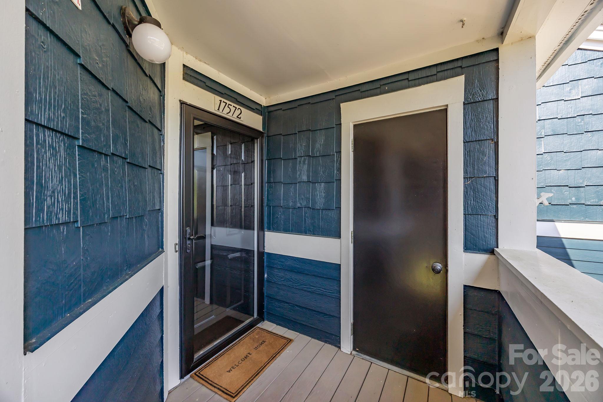 17572 Tuscany Lane Property Photo 25