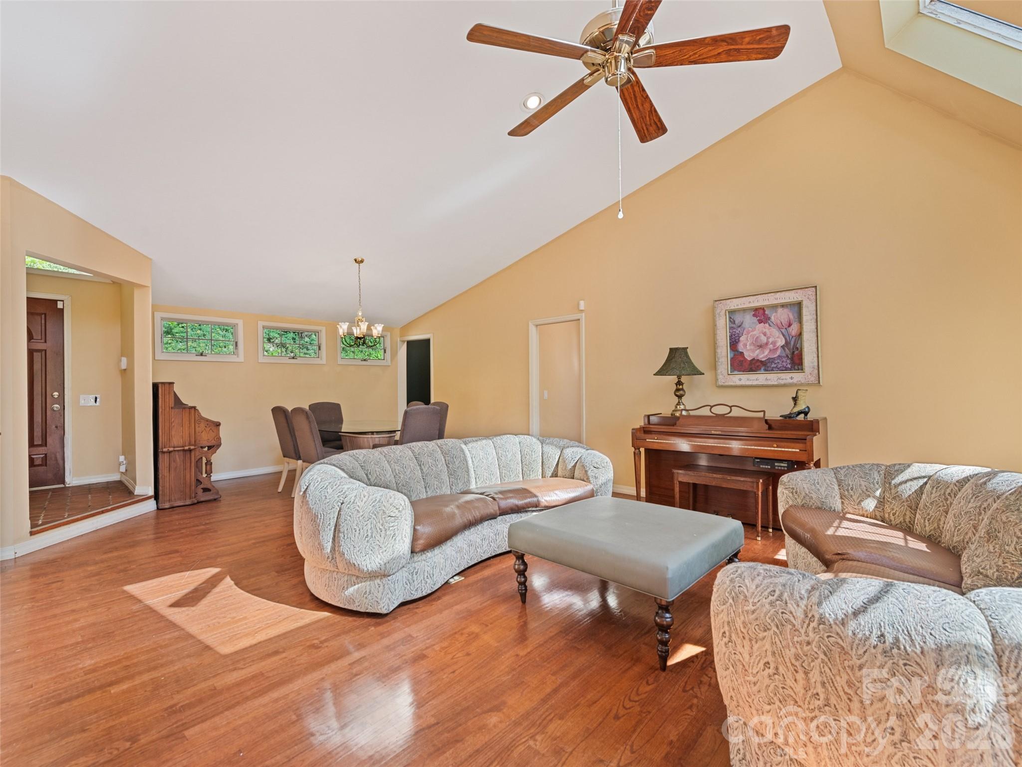 969 Mountain View Drive Property Photo 16