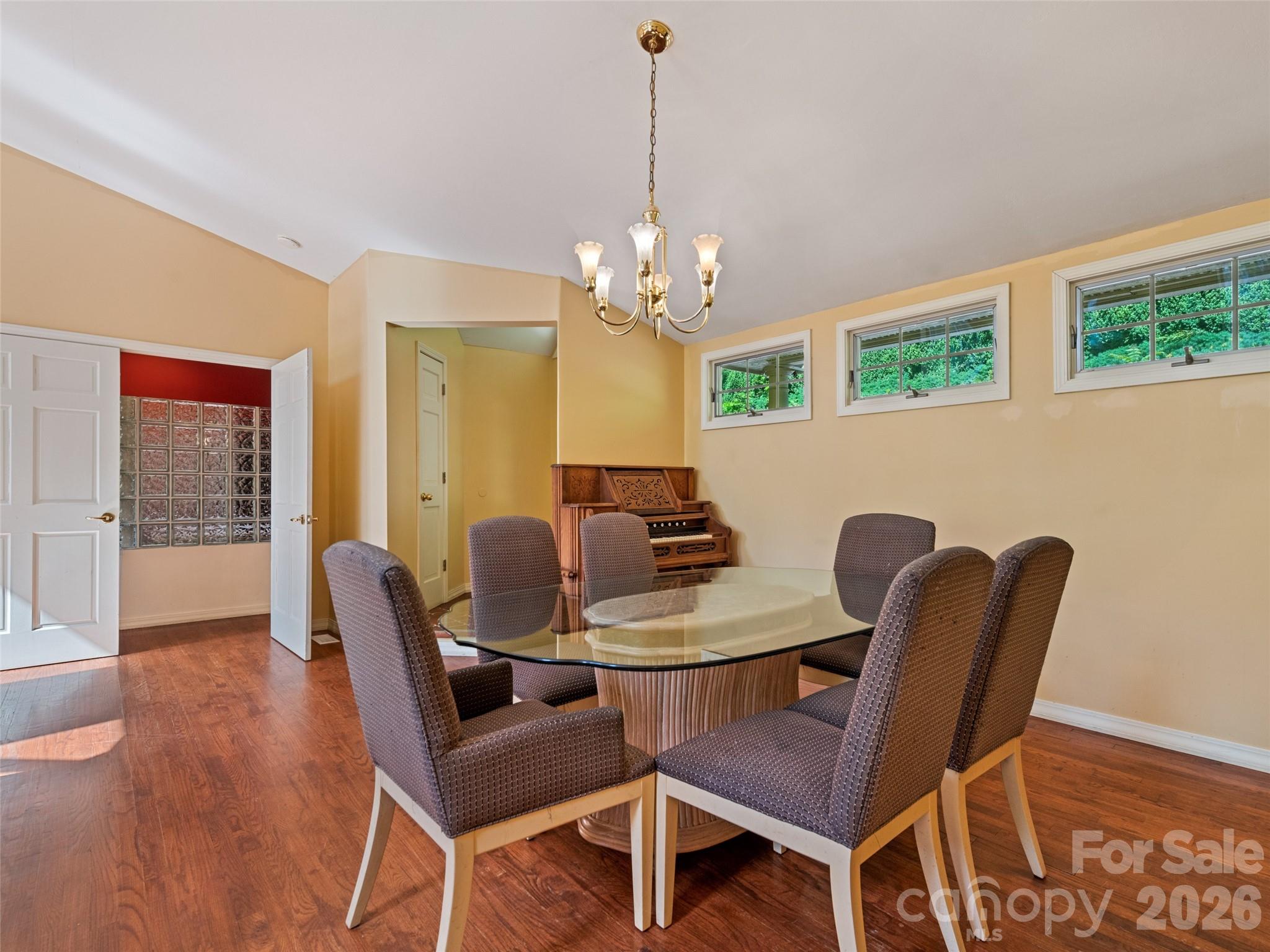 969 Mountain View Drive Property Photo 17