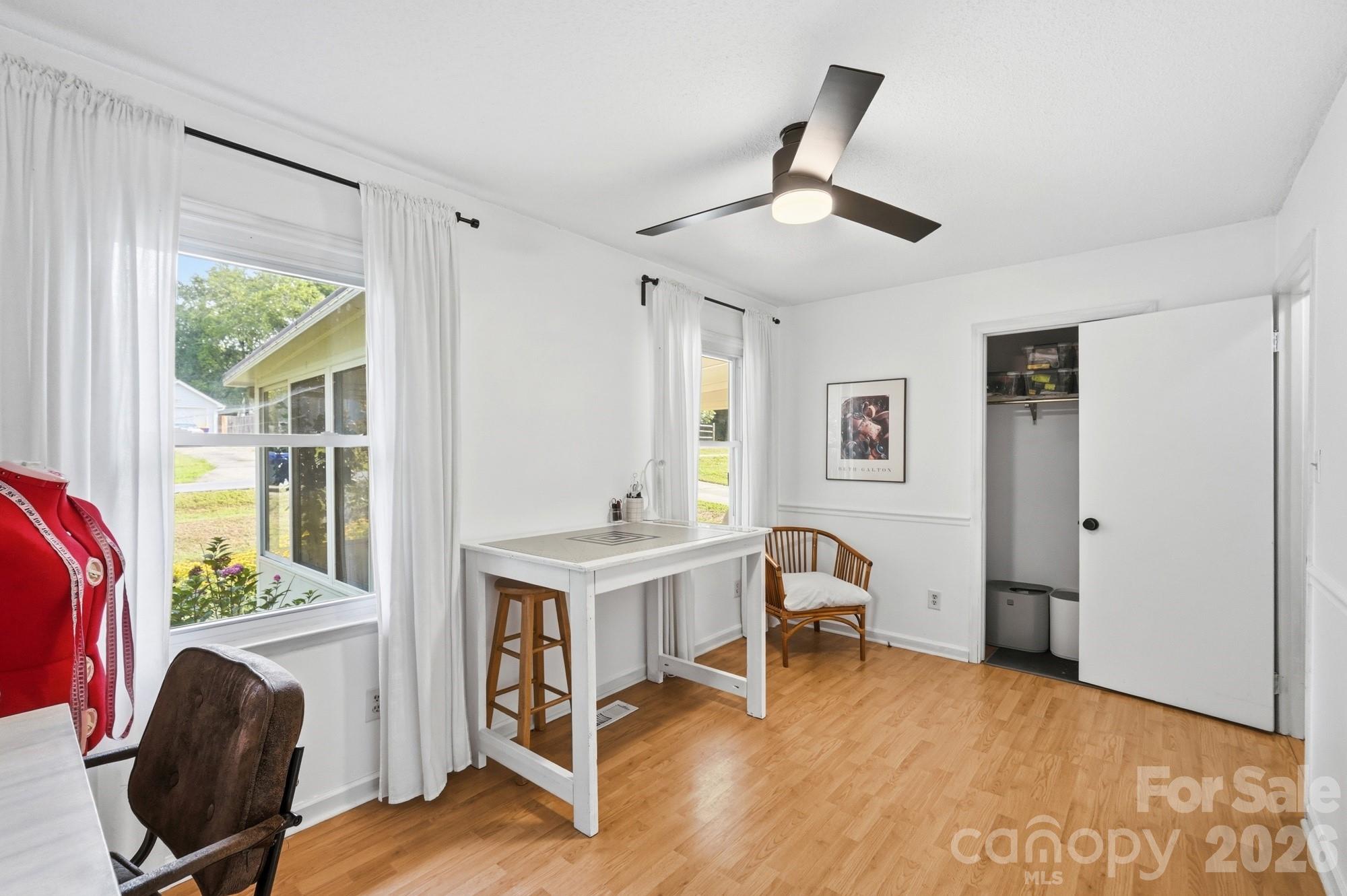 605 Powerline Avenue Property Photo 12
