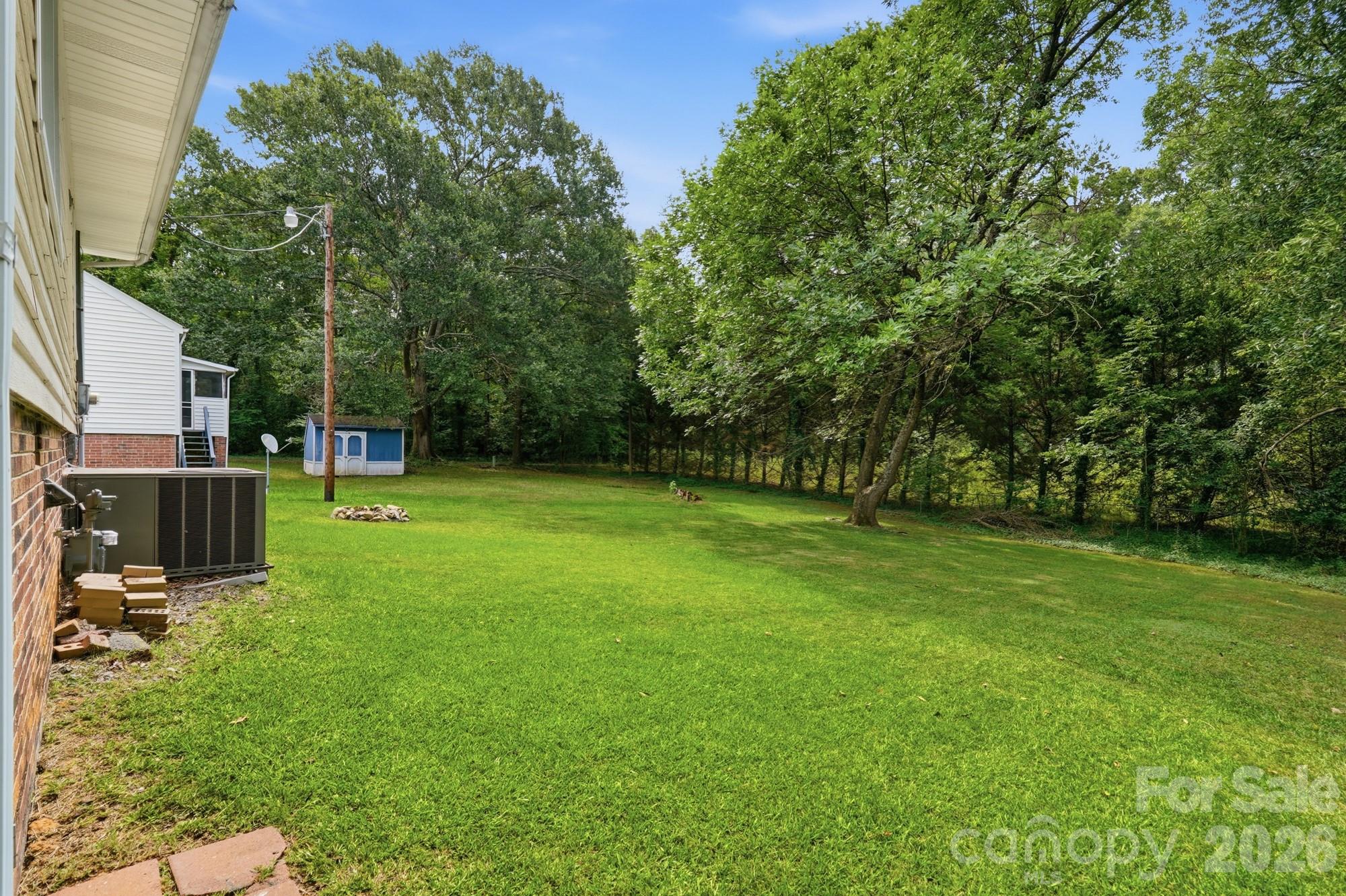 605 Powerline Avenue Property Photo 22