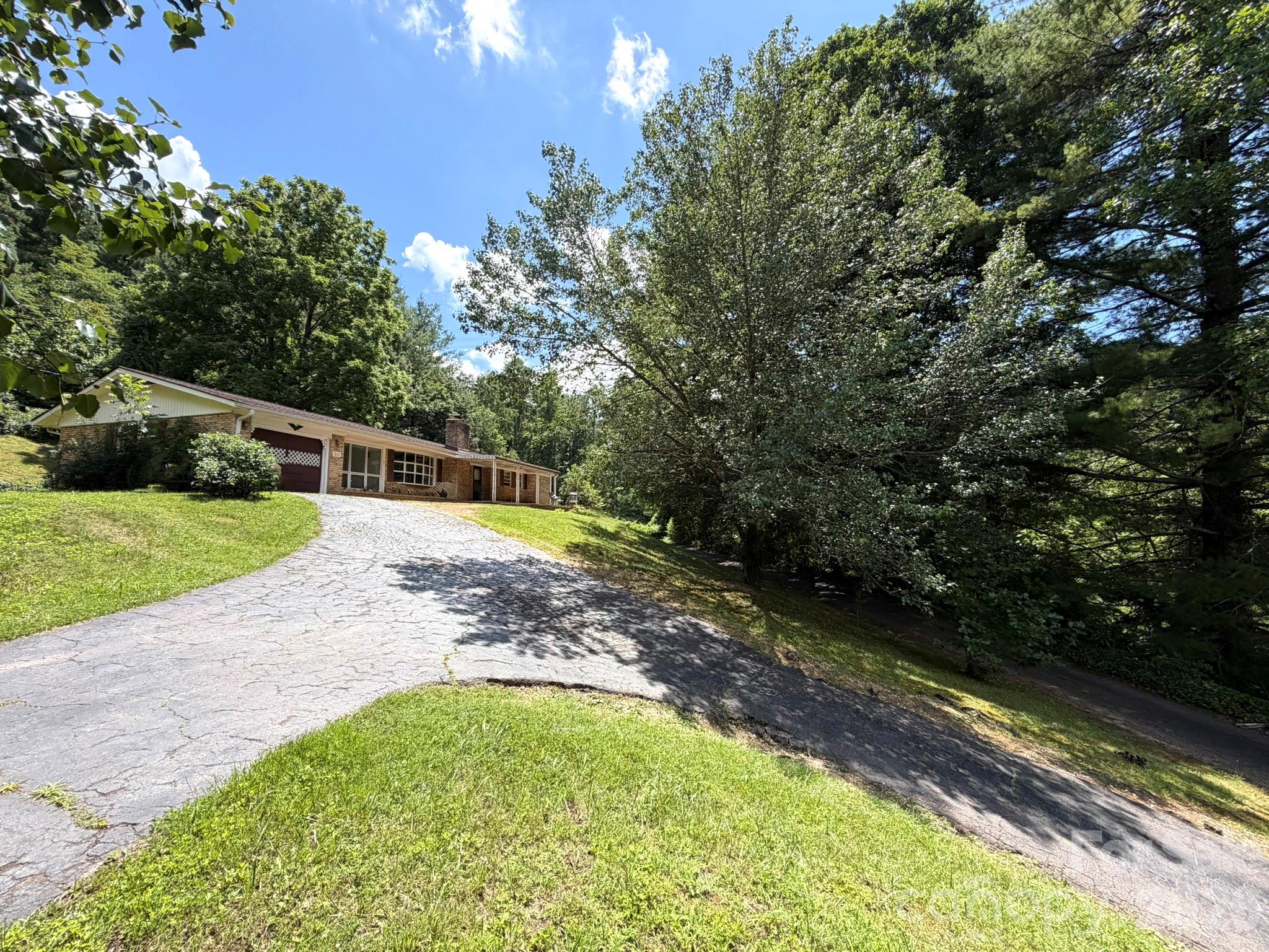 142 Avondale Road Property Photo 1